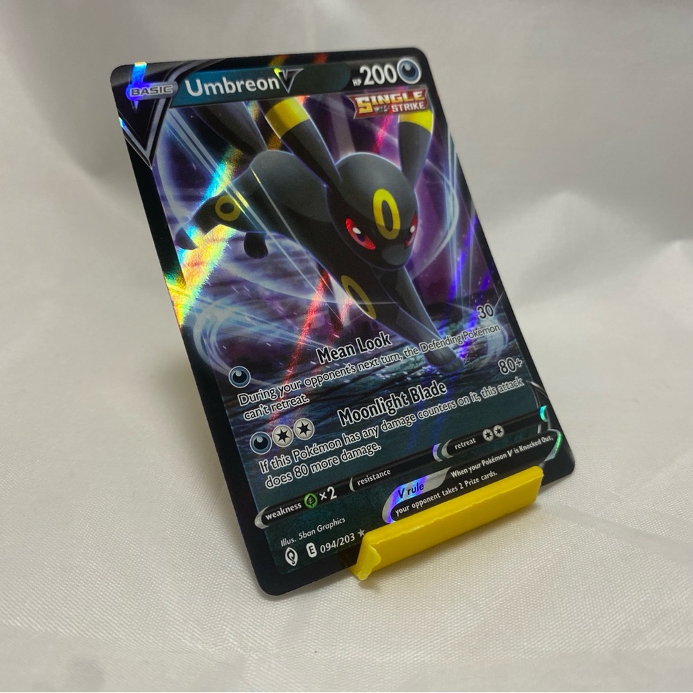 Umbreon V 094/203 Swsh07: Evolving Skies Holo